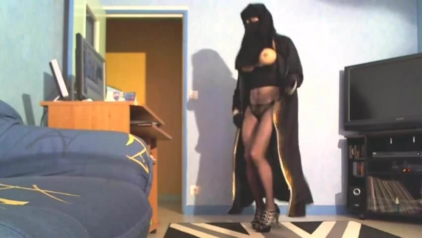 gros seins qui ballotte en niqab – carole.mp4
