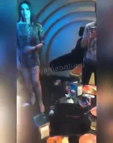 Azeri qiz restaranda 2021