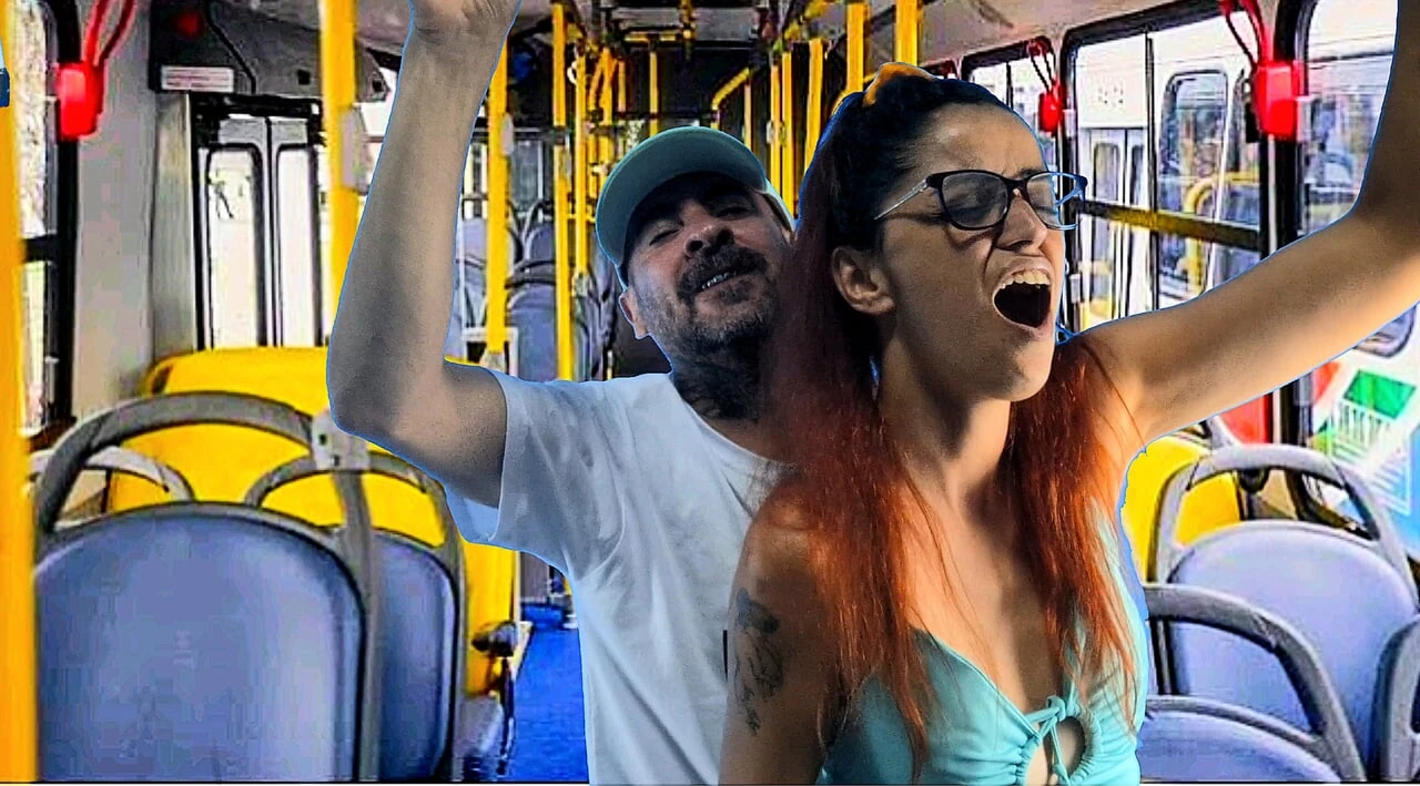 Student gets a thigh and was fucked by a stranger inside transport.