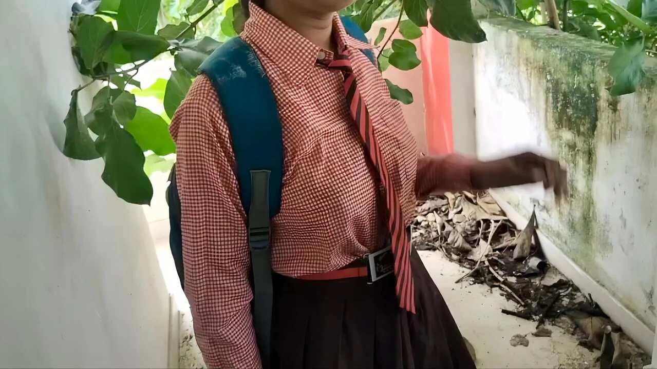 Desi Village Sexy School Girl Sex Video, Beautiful Girl Sex Viral MMS