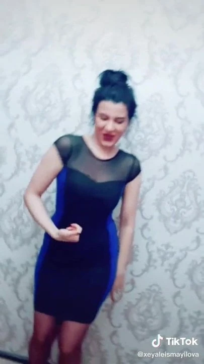 Aze Tiktok girl pantyhose feet