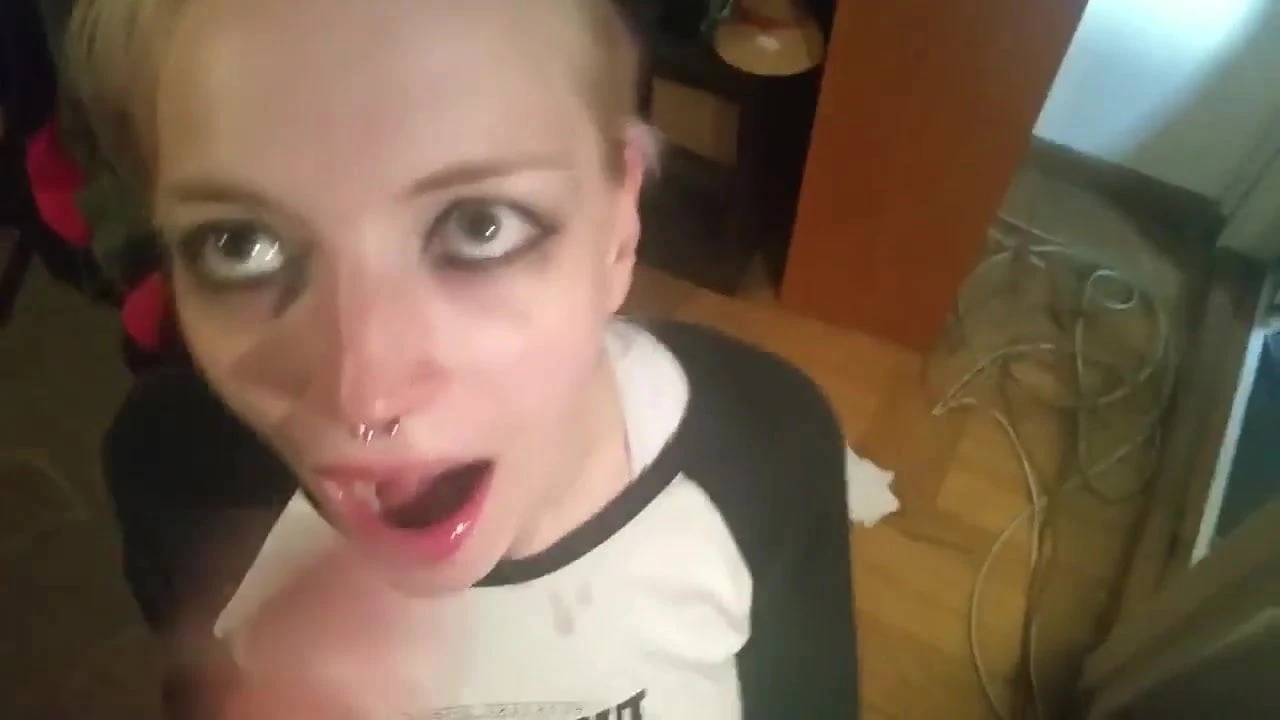 Swedish Amateur Gothic Blowjob