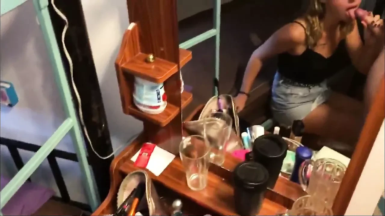 18enne italiana scopata nel culo e sborrata sul viso