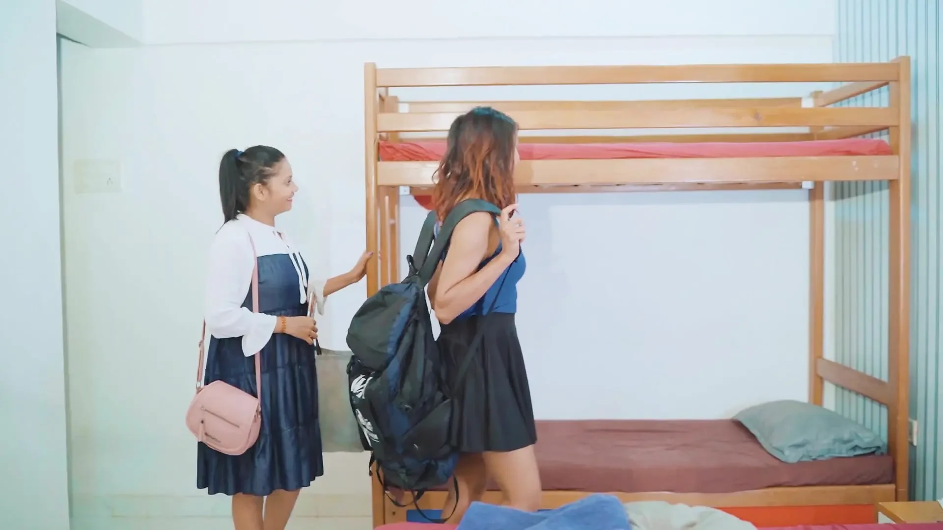 18 year old Want to grils hostel and did lesbian romance