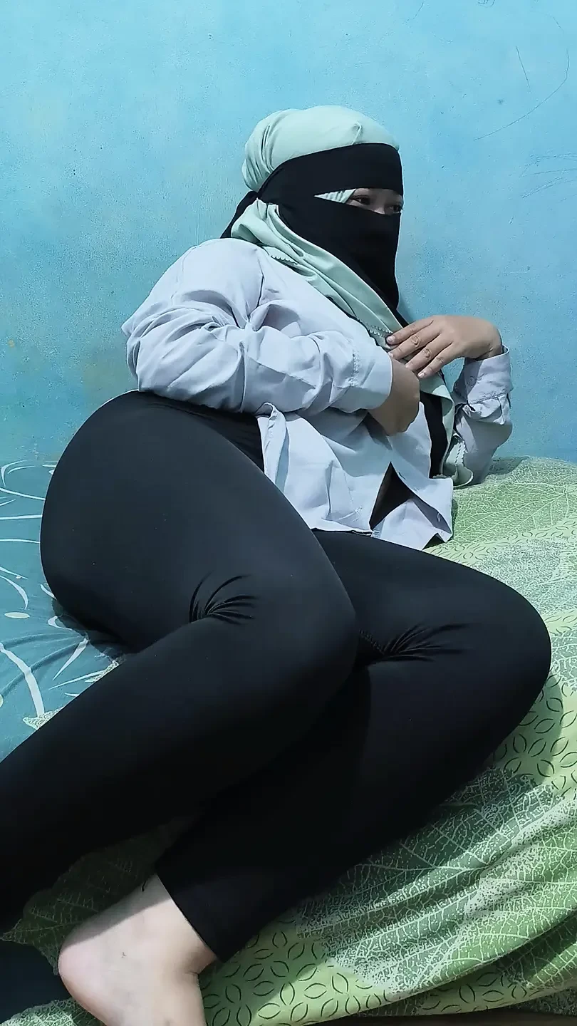 Wet Pepe when coming home from work wants to be shaved