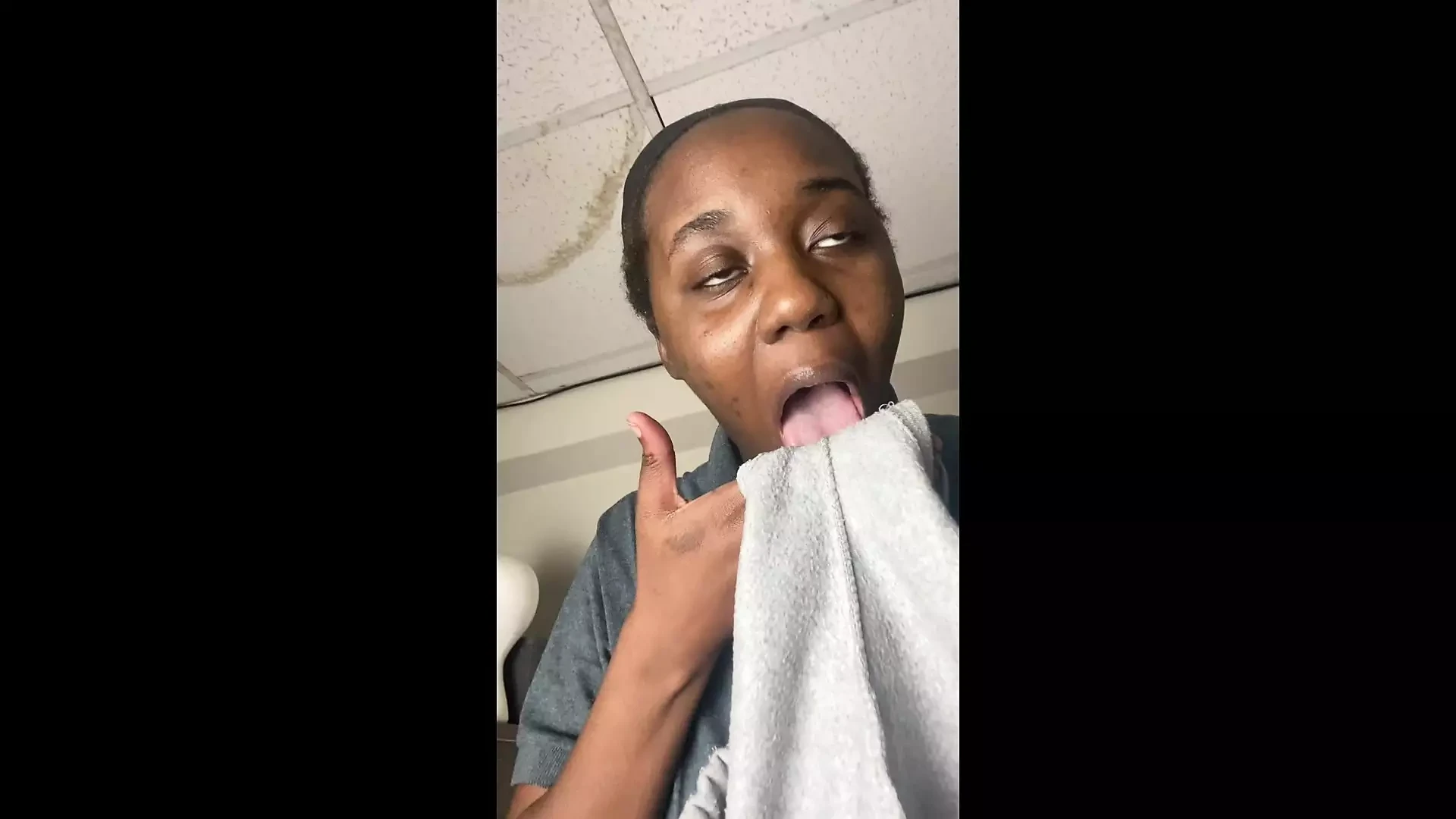 SNIFF AND TASTING MY EBONY VAGINA (PUSSY EATING)