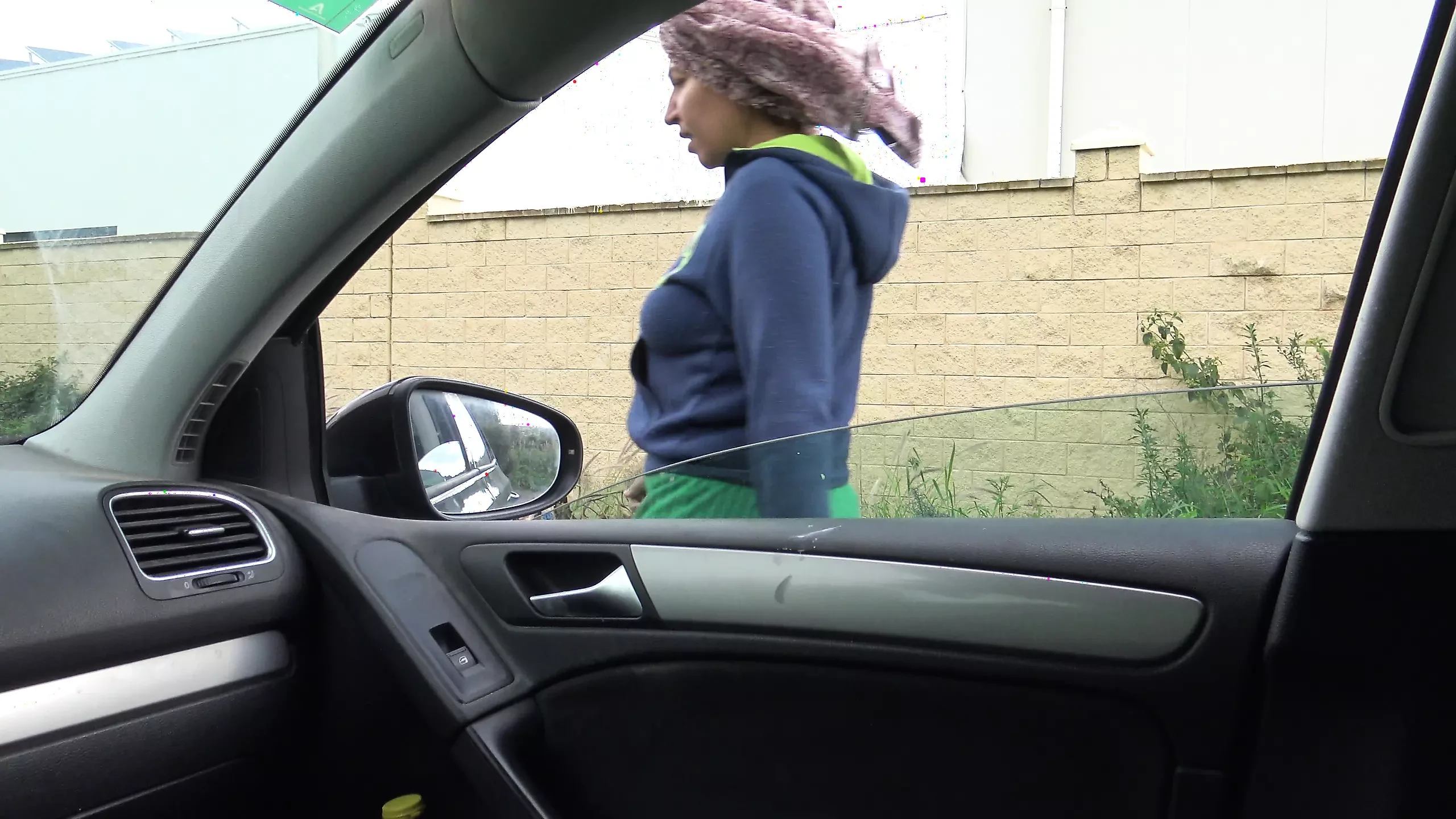 OH MY GOD!!!! Milf caught a real voyeur flashing his cock to her !!!