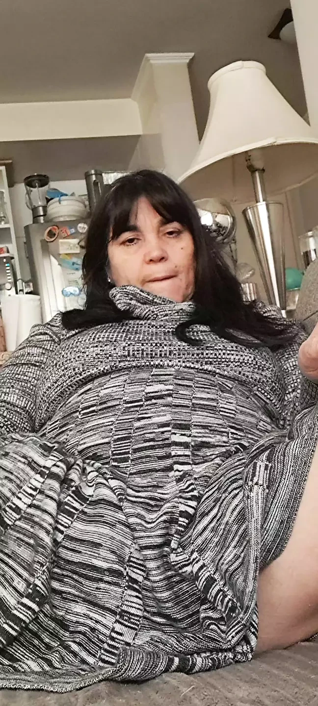 mature milf masturbation under dress