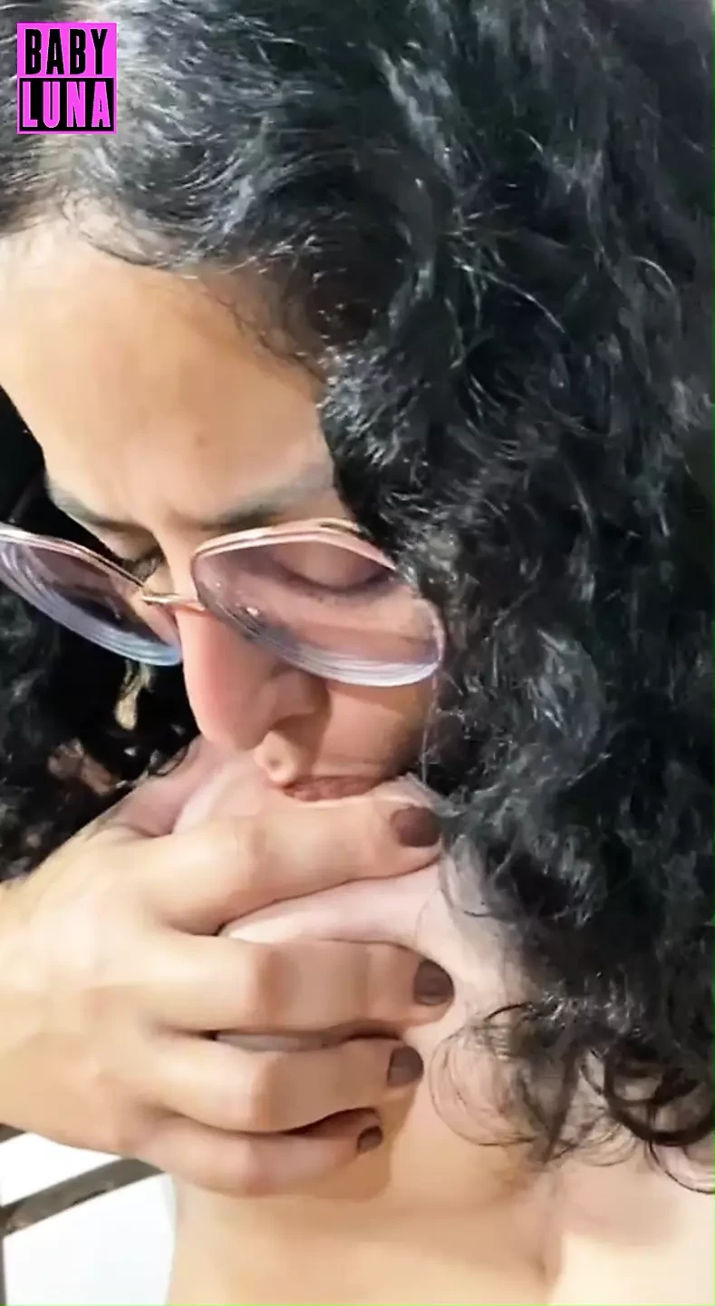 A sexual psychologist helps you with your problems. Part 1