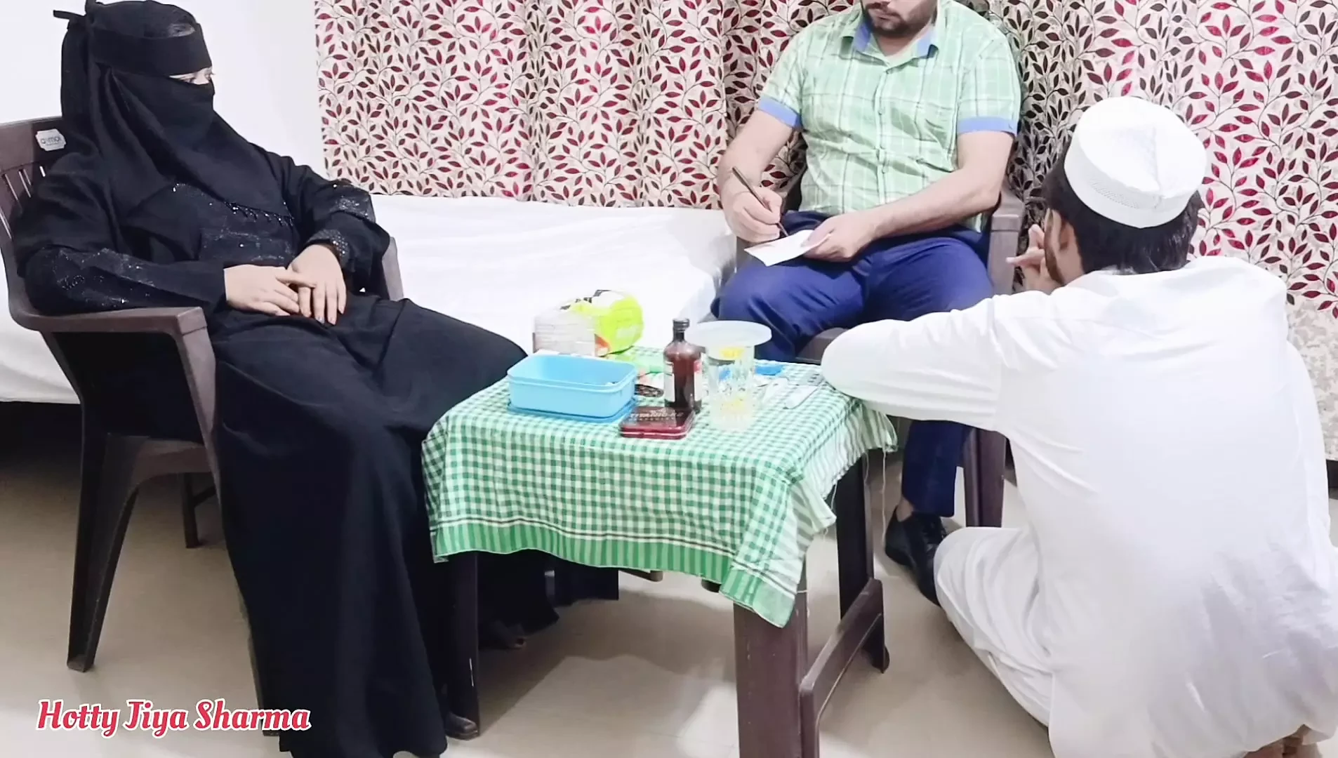 Muslim women fucked by the doctor in front of her husband because she could not get pregnant (Threesome Sex) Part -2
