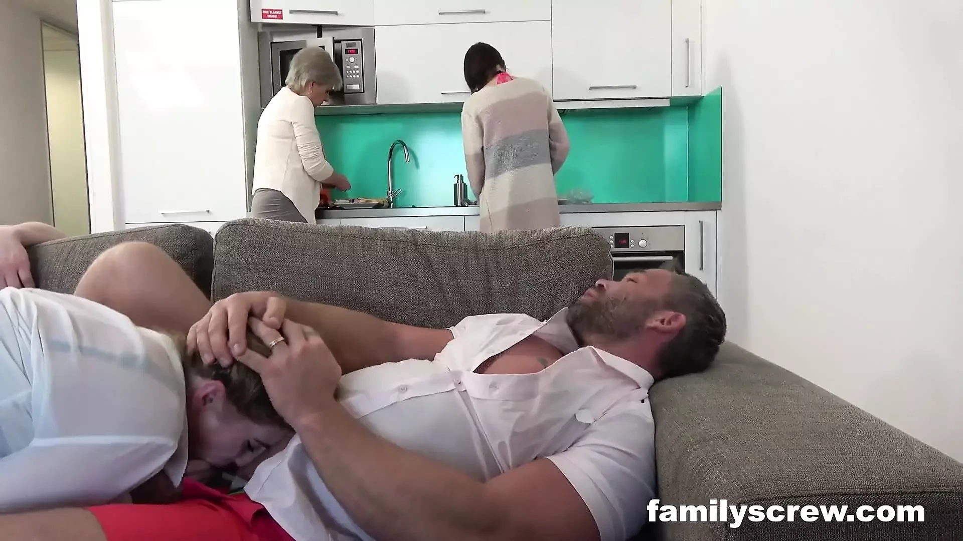 Cooking and Fucking – Familyscrew