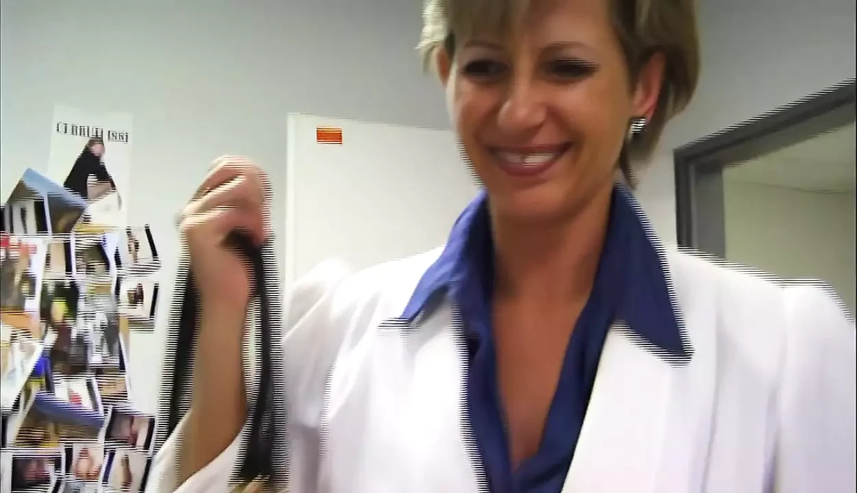 boss secretly sucking dick of her employee