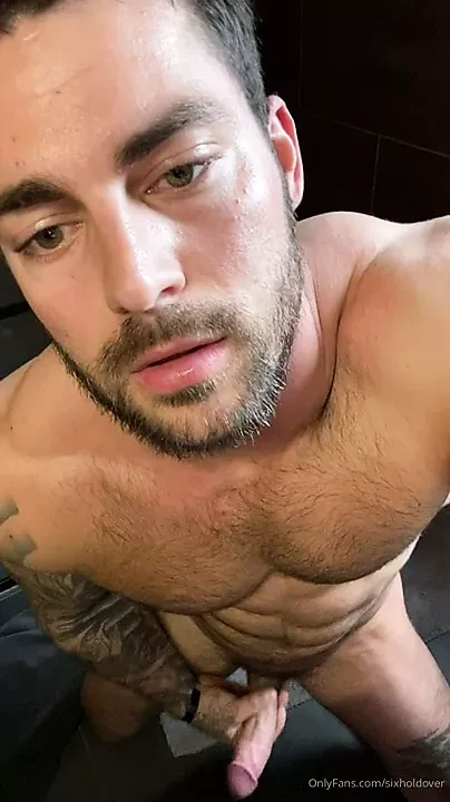 Isn’t he so gorgeous ?!?! (Nick bayne)