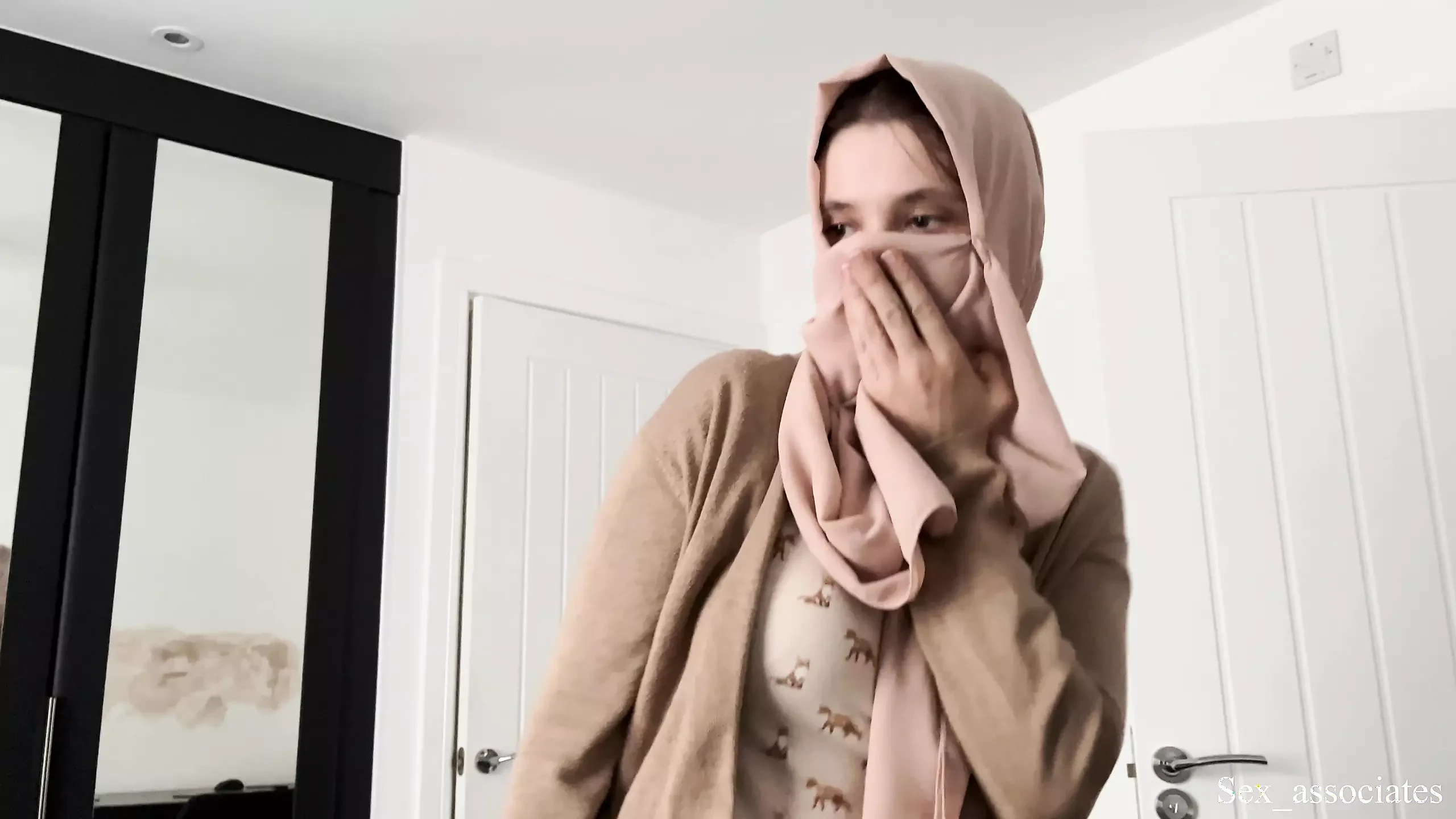 Arab Step Mom Helps Son With Broken Arms