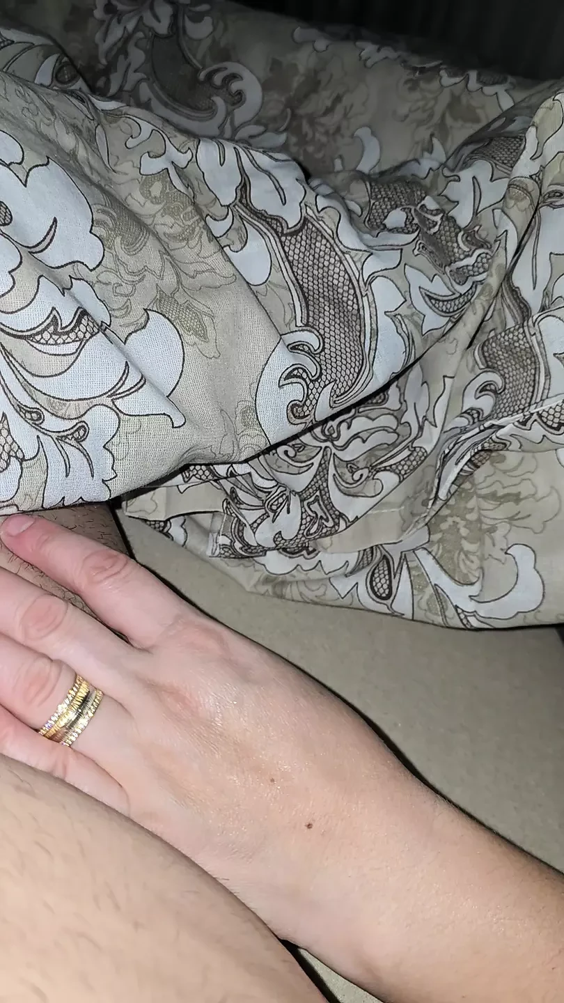 Step mom hand slip or not on step son dick without condom