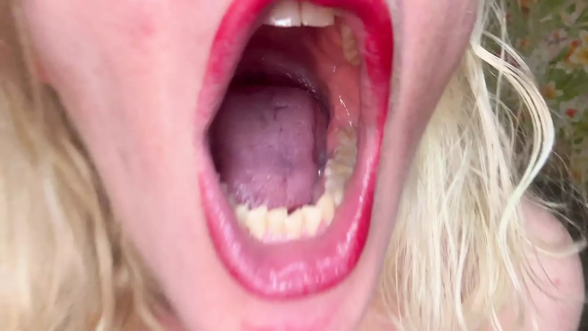 Mom beg Jon to be her Valentine and give her him cum