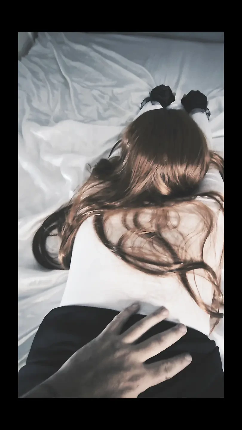 Milf boss Mrs Noir seduces local builder in her stockings and heels! Just another day at the office!