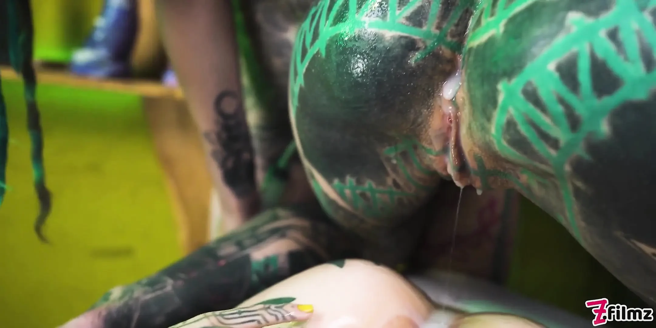 Serpienta Gets Her Asshole Filled with Cum, Compliments of Anuskatzz and Illuz