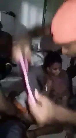 Putinhas na putaria com malandros.