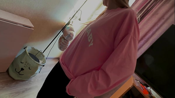 TEEN 18 GIRL IS TEACHING HER ASS TO FART SLOWLY IN CROWDED PLACE BUT SOMETHING GOING WRONG