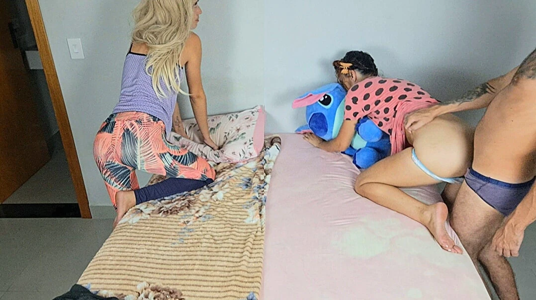 Stepdad fucks wife in front of his stepdaughter and cums at his stepdaughter’s tooth