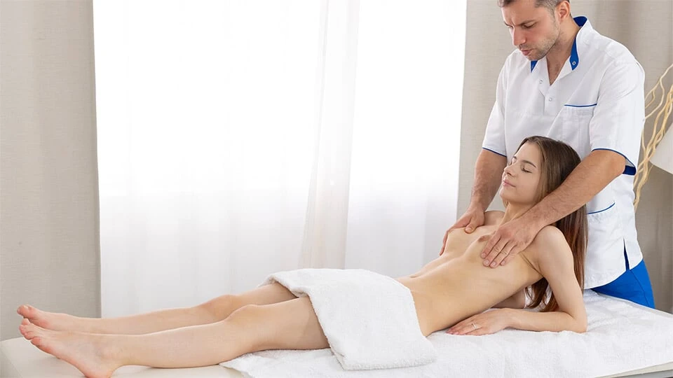 Cutie came to her BF for a massage and everything turned into anal sex