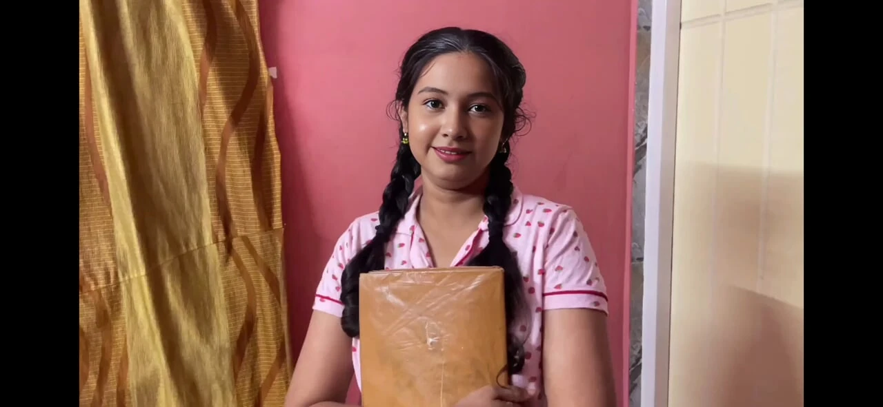 STUDENT GIVES HANDJOB FOR EXTRA MARK