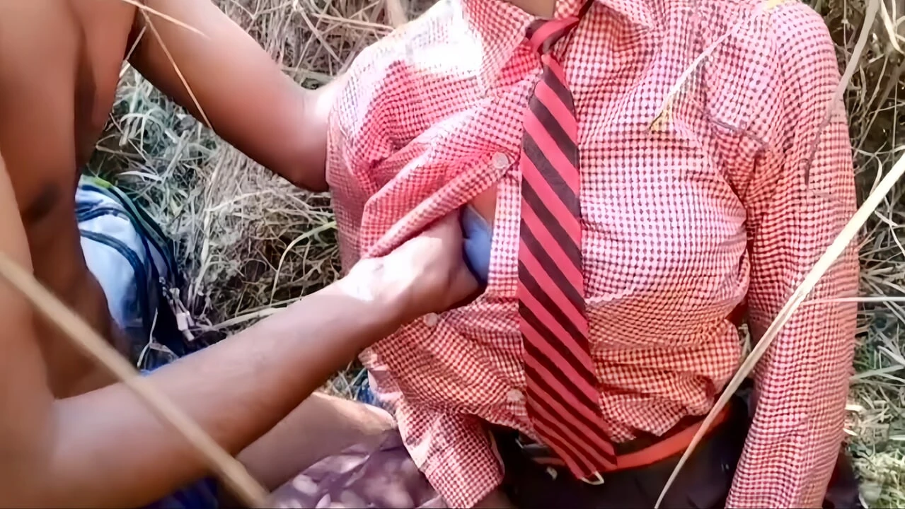 Native Indian took the schoolgirl to the jungle and squeezed her breasts and fucked her