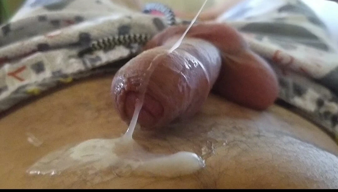 Tasted my friend’s hot cum straight from the source