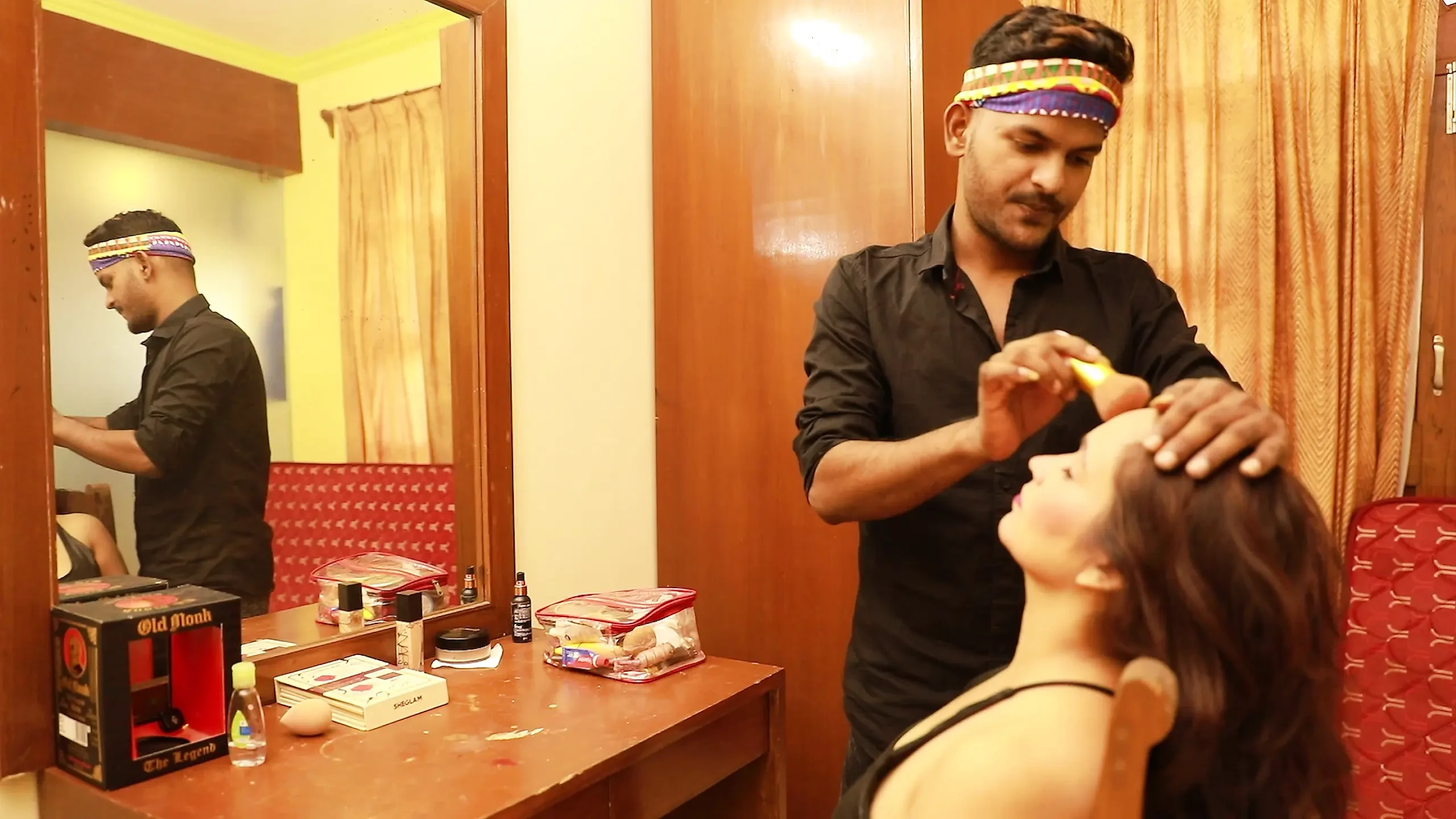 Devar chain se makeup v this se nhi karne detta hai