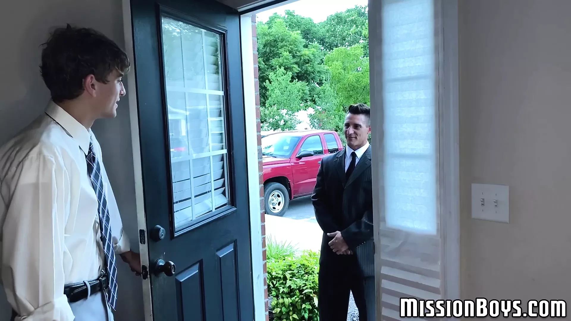 Mormon teen fucked bareback by hung elder after wet kissing