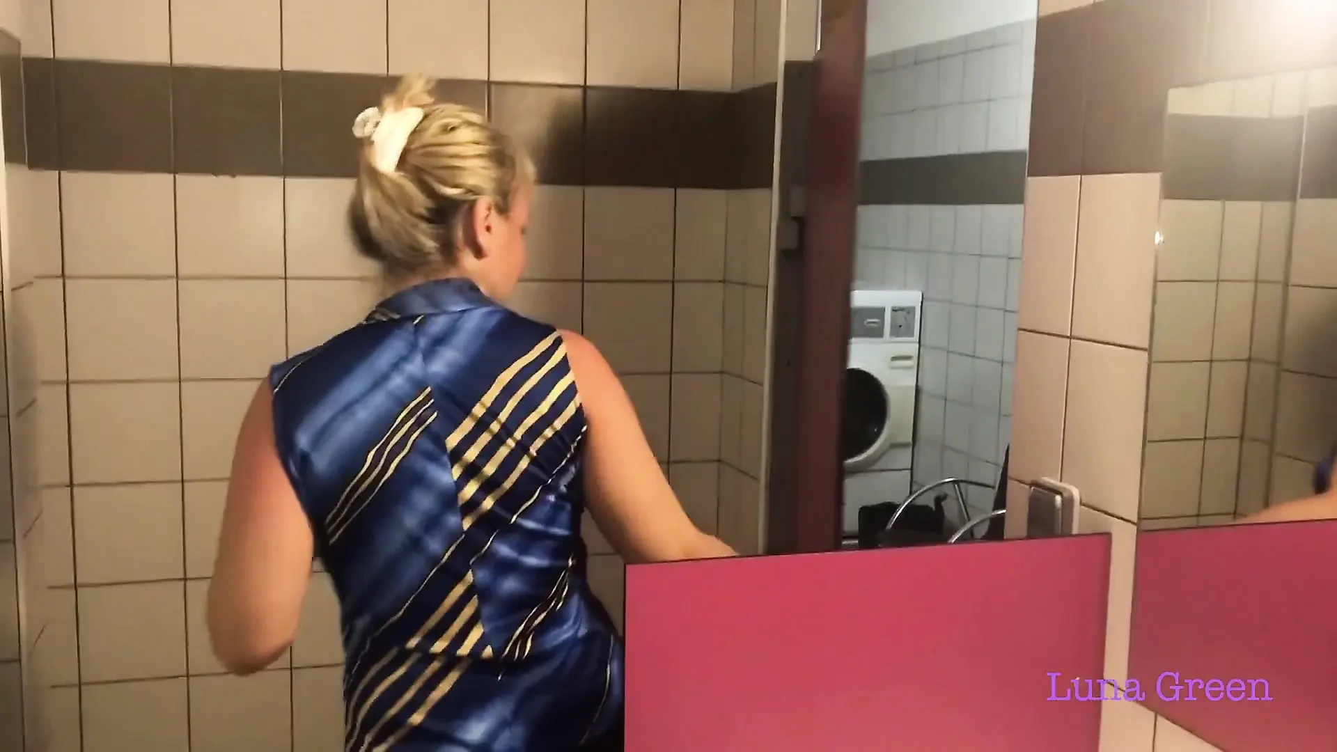 Sex in the camping shower