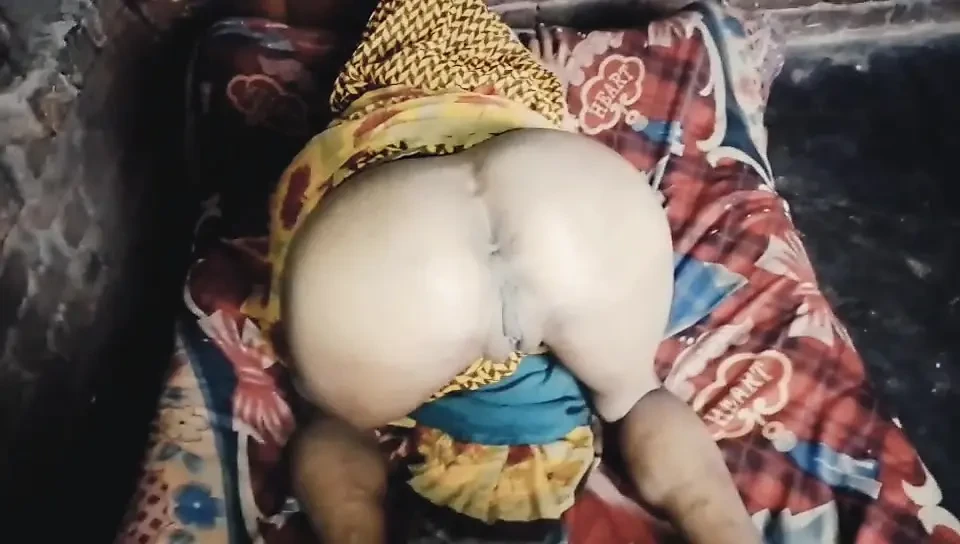 The neighbor’s wife came to enjoy the penis because she did not like her husband.