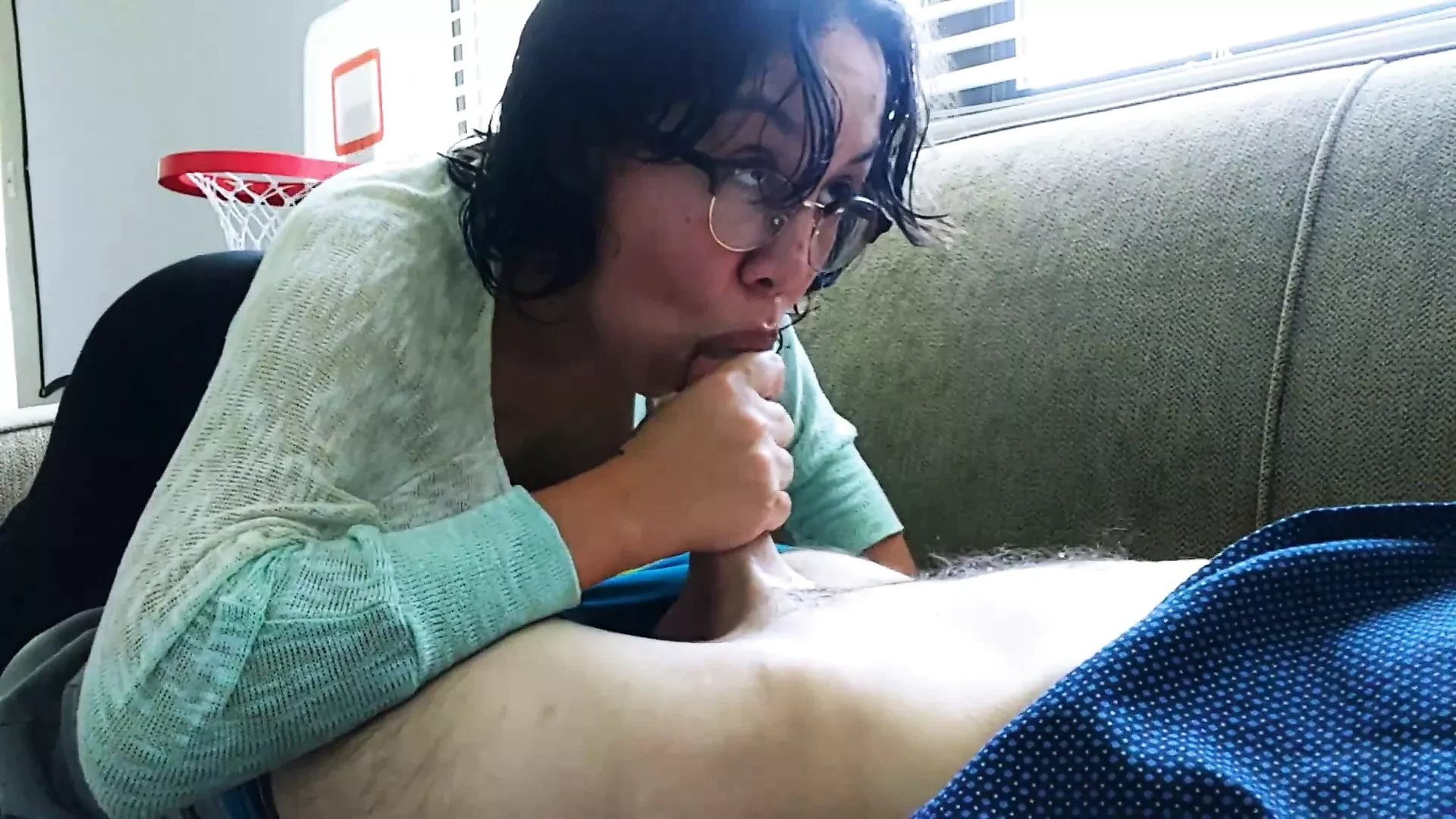 Milf struggled to get the load