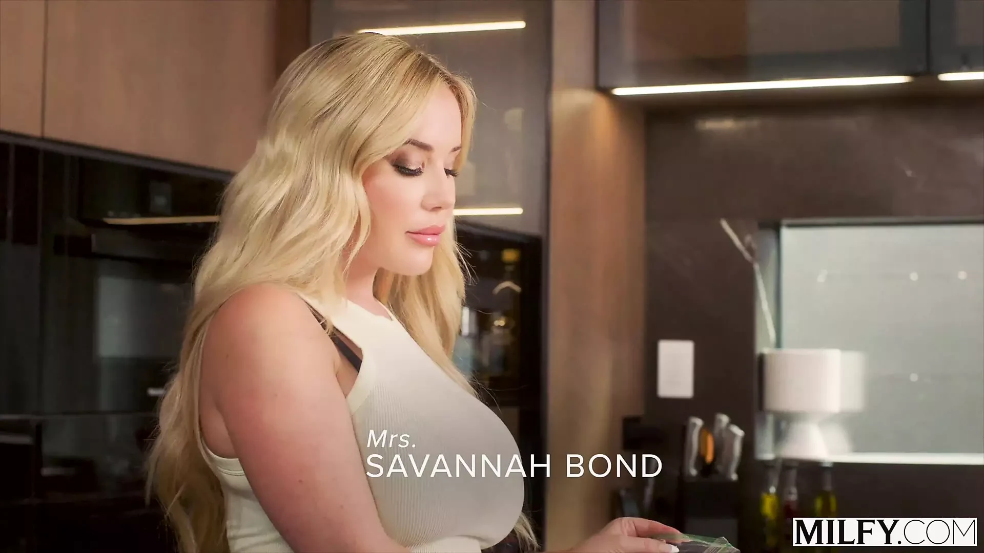 MILFY Anal-hungry mom Savannah seduces her son’s friend