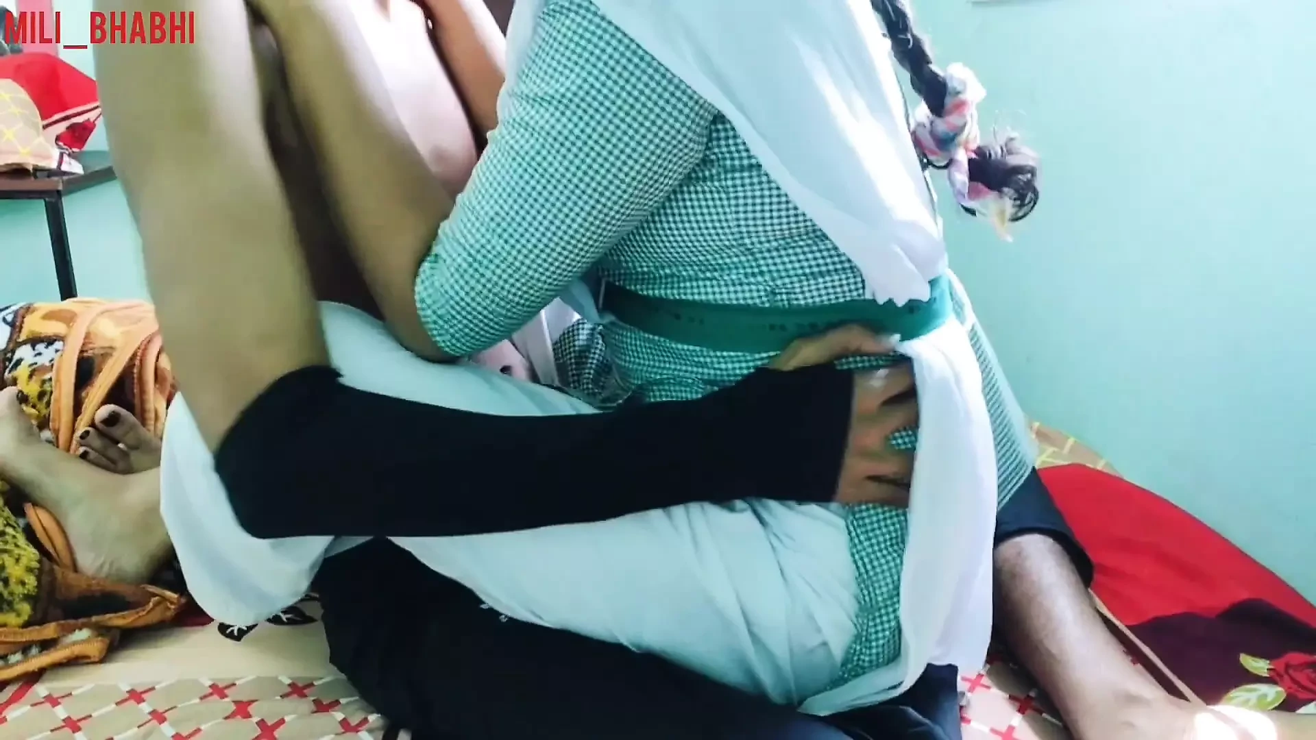 Indian 18_year_Student_Girl bunk her Class for give her virginity to her Boyfriend