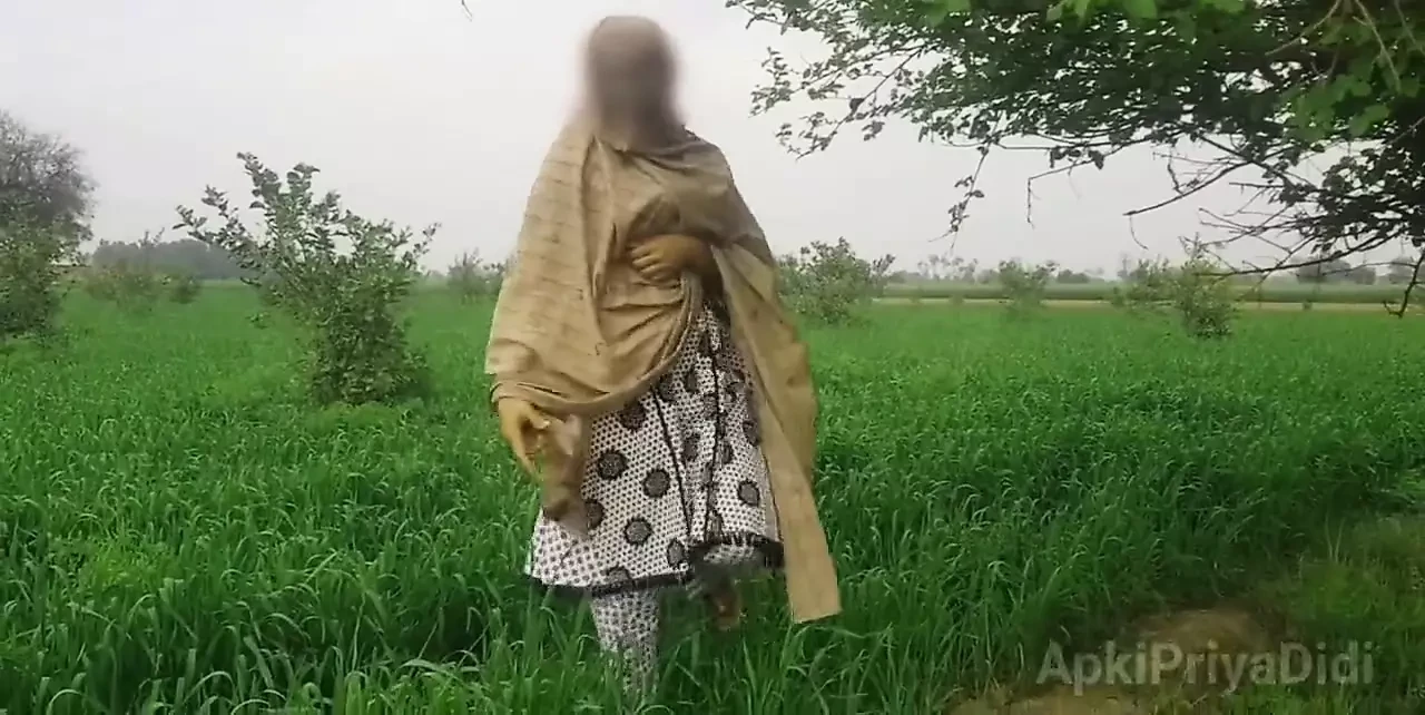 Forced to leave the sleeping step sister forcibly