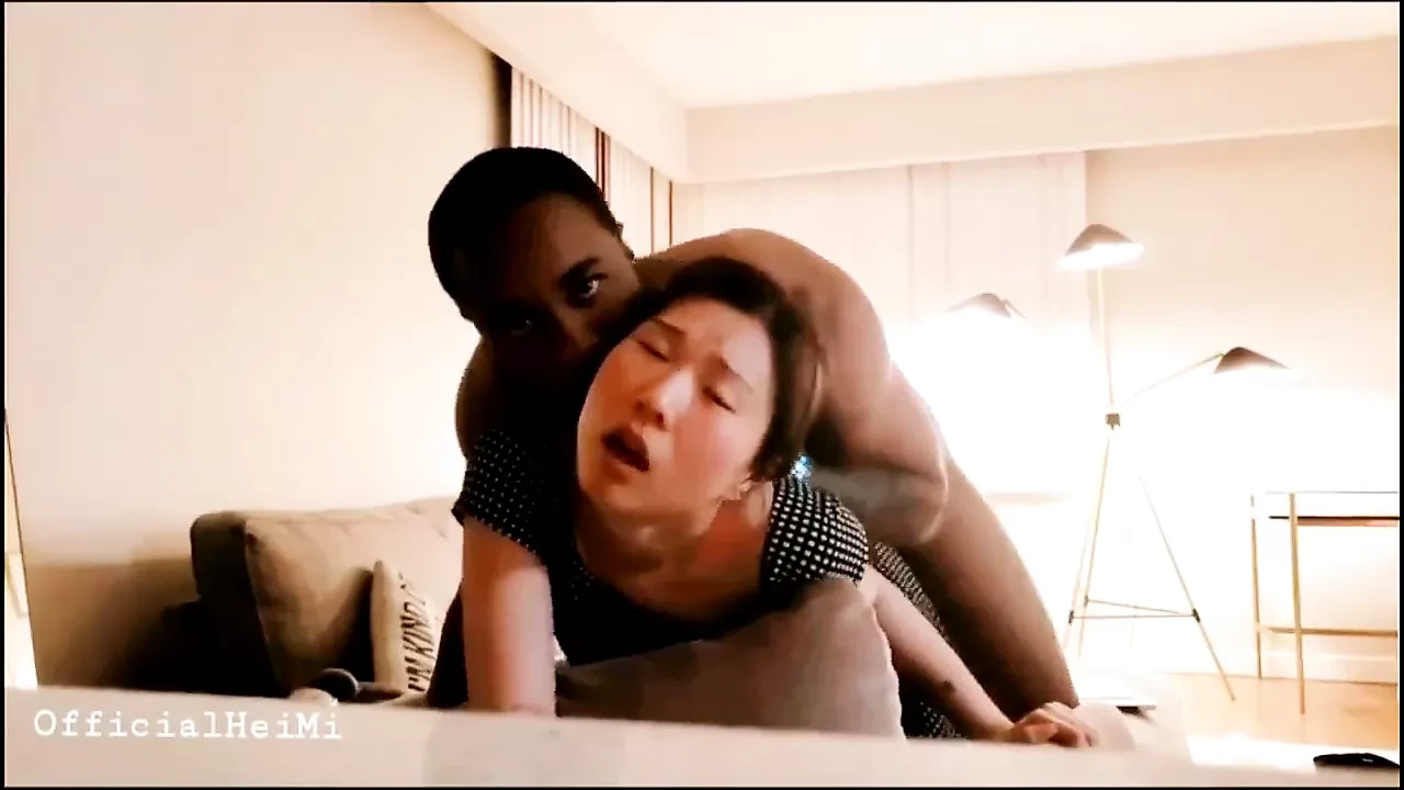 Traditional Chinese Women begs for BBC