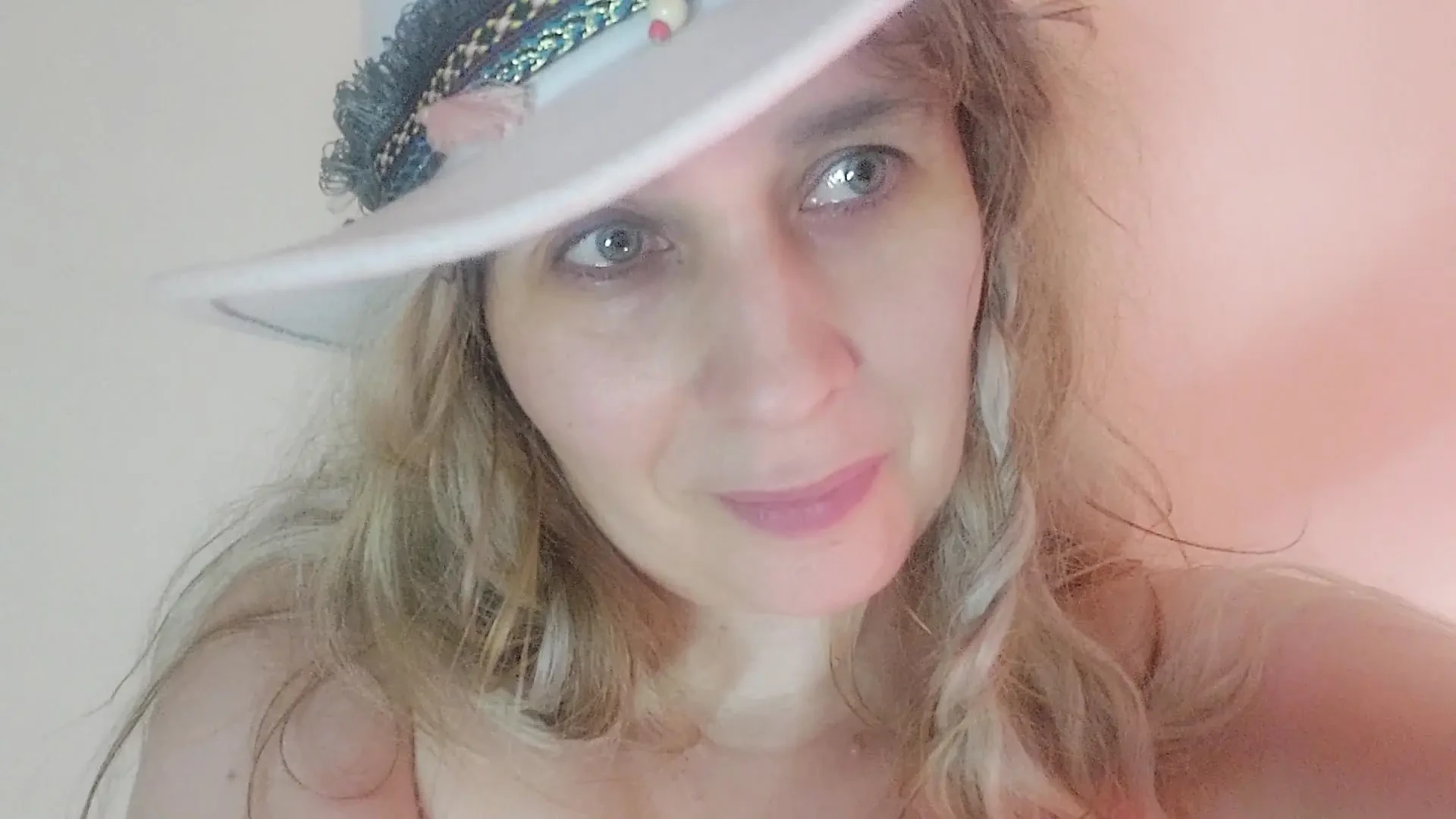 She Went to Dildo in a Hat