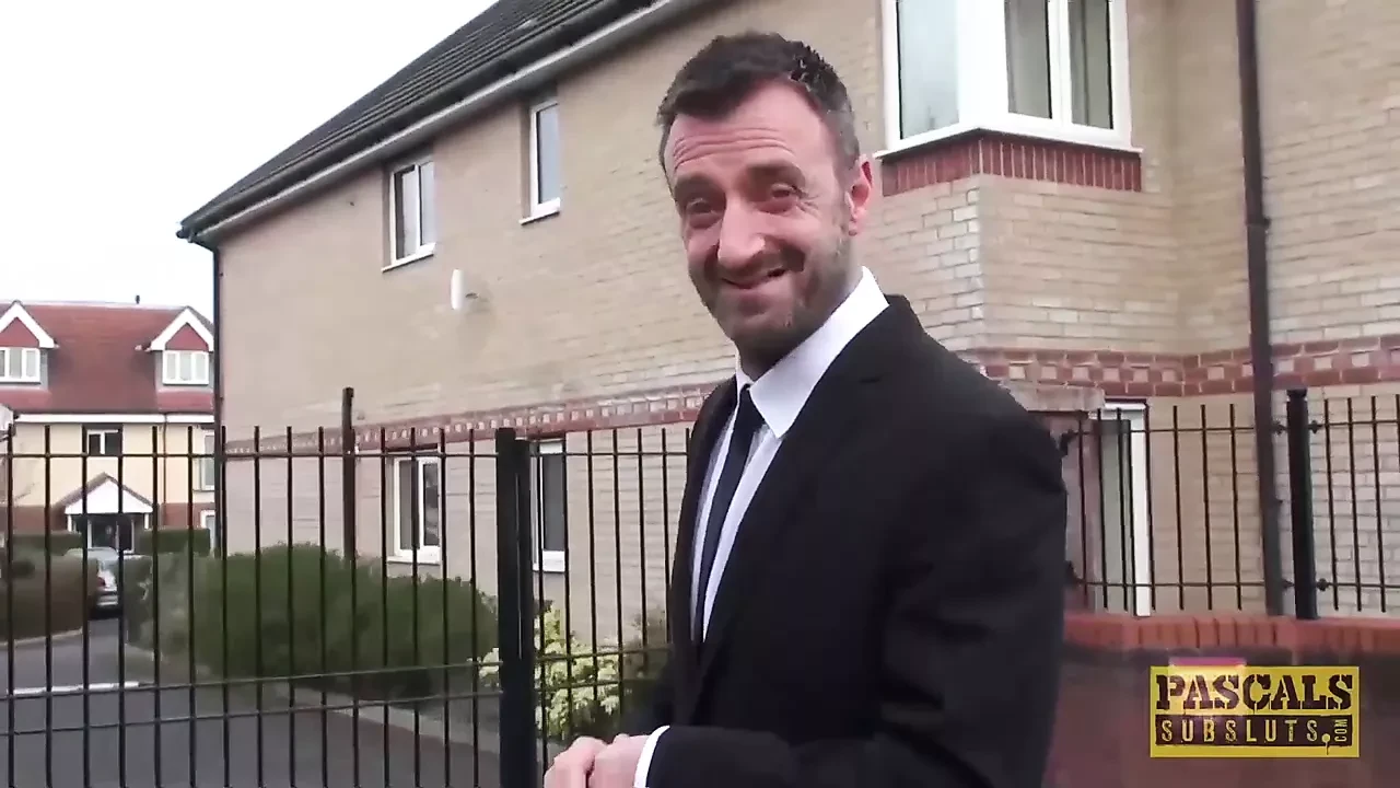 Mature British whore anally drilled hard before swallowing