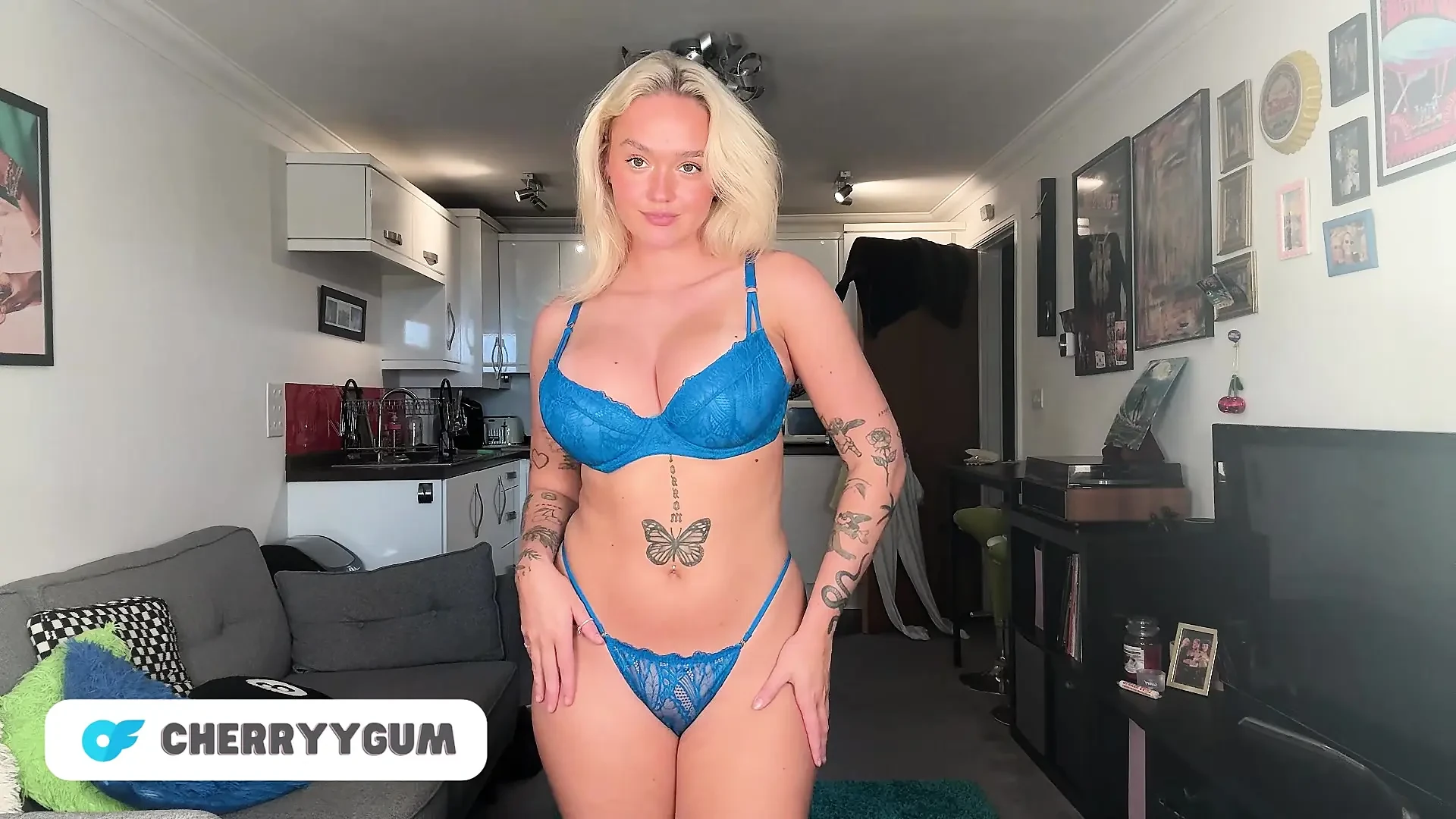 HUGE TITS public changing room  see through cute bikini
