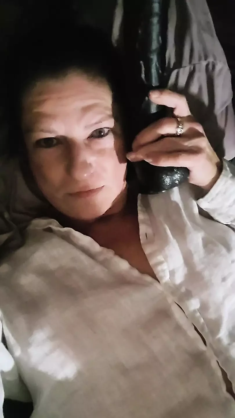 MILF Took the Big Black Dildo After Some Coaching