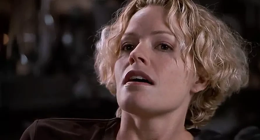 Elisabeth Shue in Hollow man