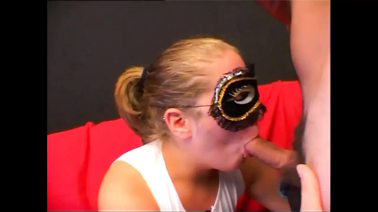 Horny Amateur Show Her Wet Pussy to a Stranger Before She Get Fuck