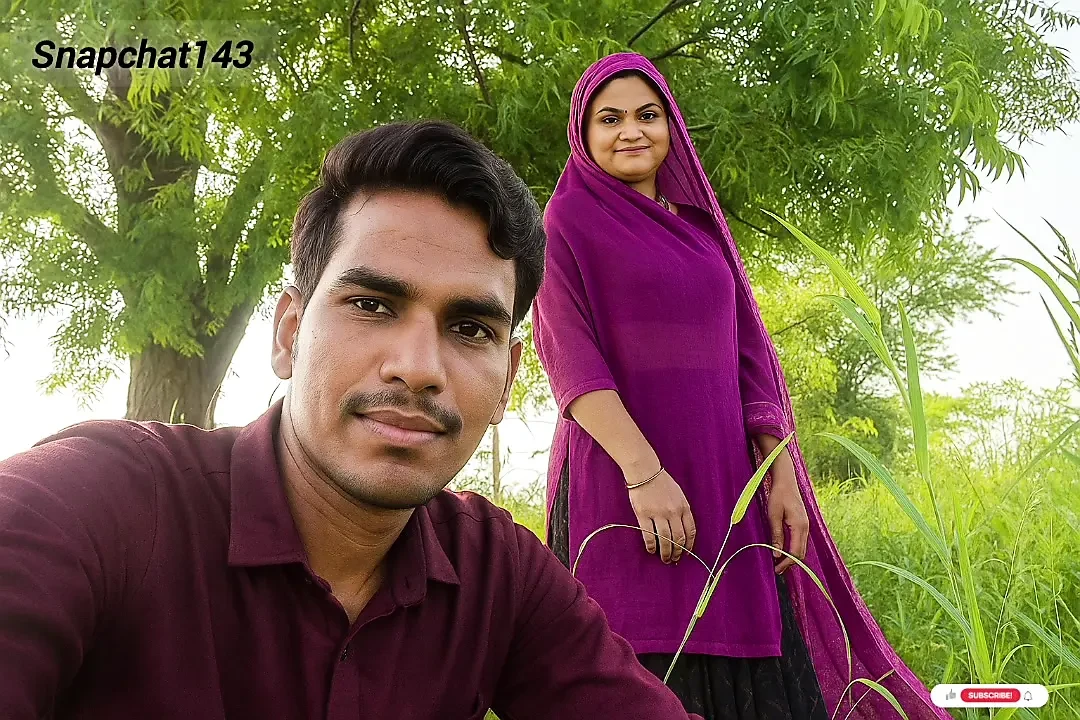 Indian desi tamil bhabhi and Injoy Outdoor Field By -Snapchat143