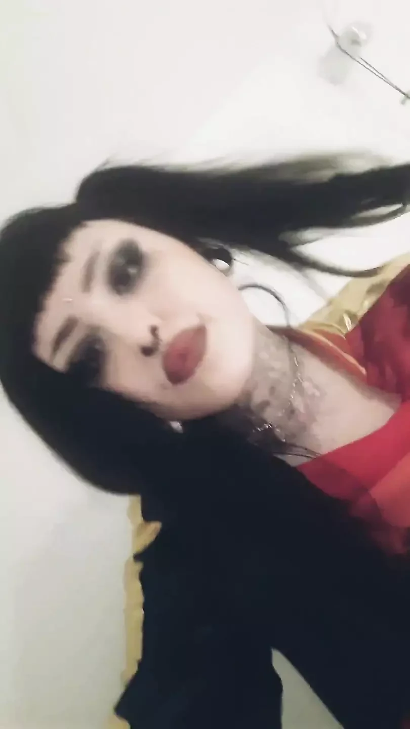 Peeing in Harley Quinn Cosplay!