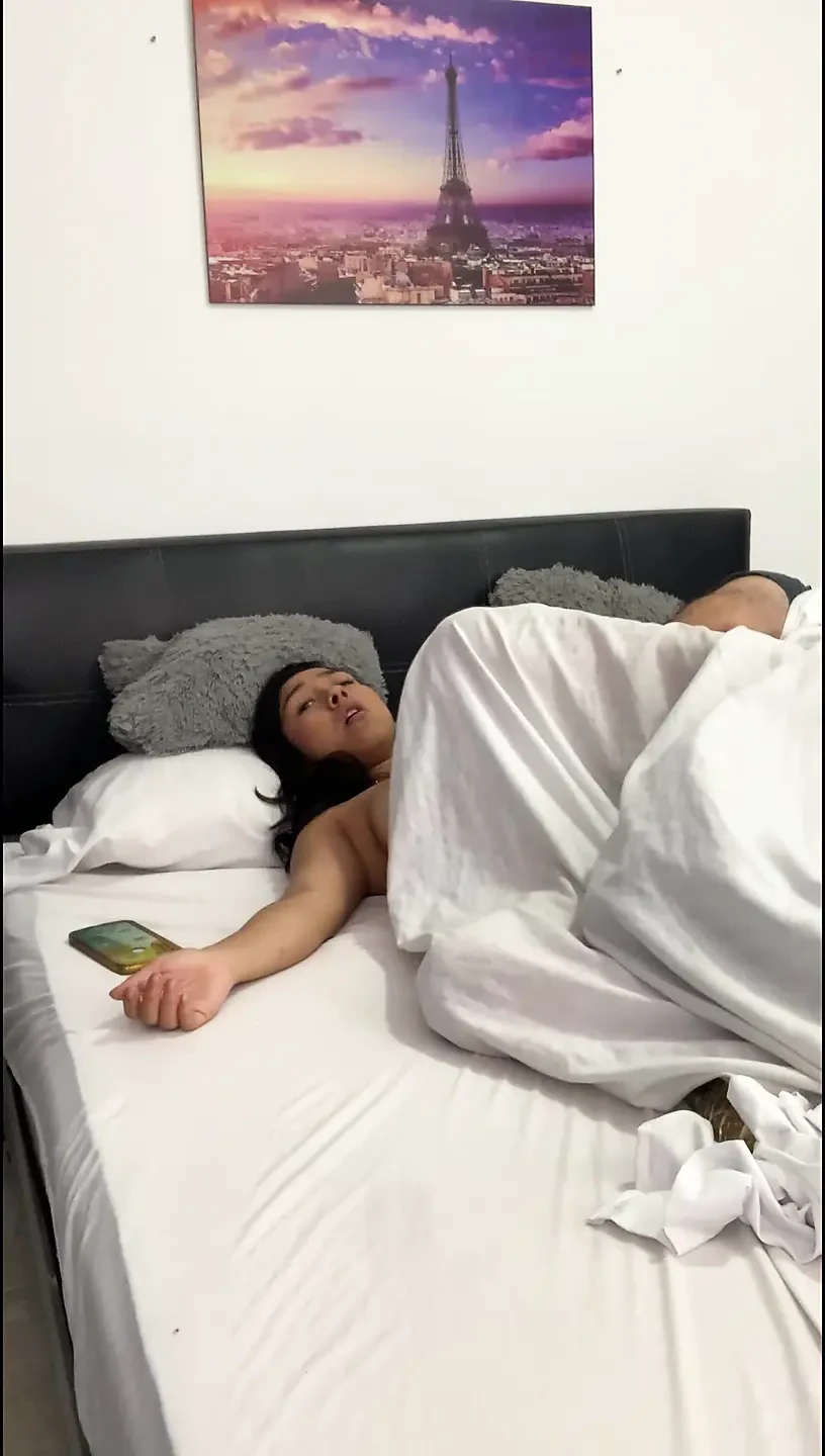 I urge my stepdad to have sex and ask him to fuck my pussy