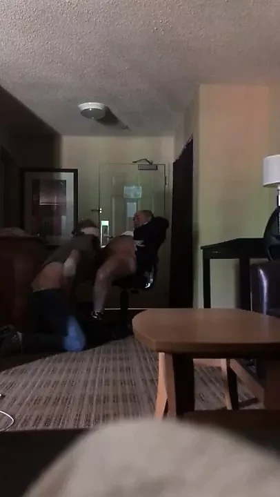 anonymous sucks off older daddy