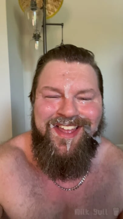 Bodybuilder Dripping With Cum From Multiple Facials