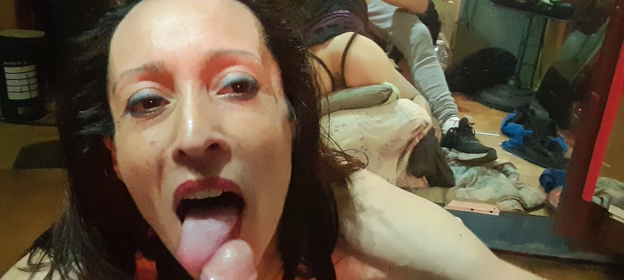 Marianahothot and ladamadenegrohothot sucking together the of an old ramonero